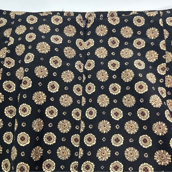 Talbots Silk Skirt Women’s 12 Black Gold Print Career Casual Invisible Zip - Picture 5 of 11